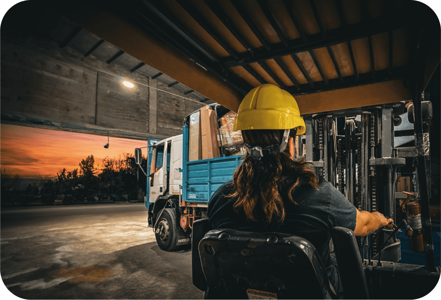 Logo camion empresa correo Flash